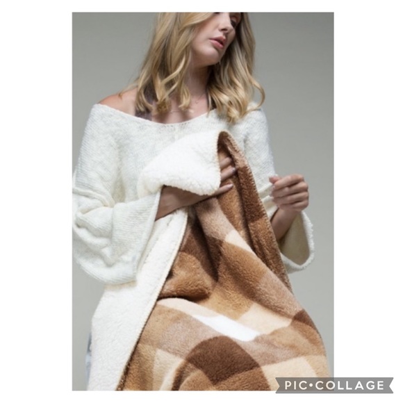 SHERPA BLANKET FOR CUDDLING  NWT - Picture 10 of 12